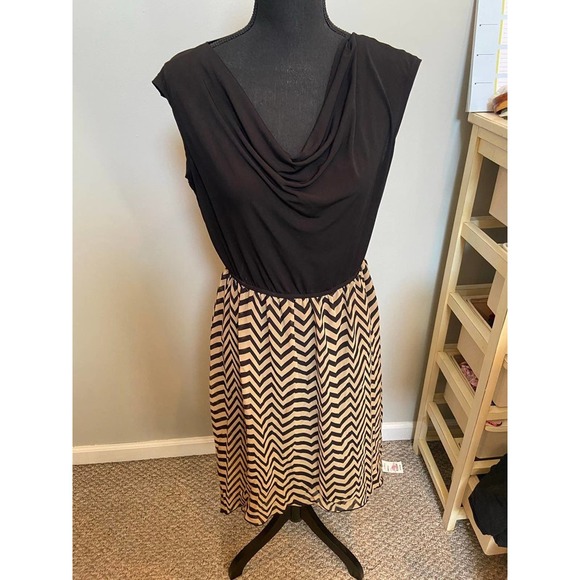 Black and Tan Chevron Print Dress - Picture 1 of 6